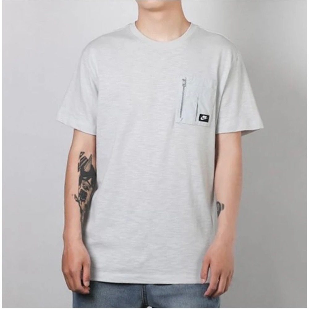 Nike Mens Utility Pocket T-Shirt Light Grey Slubâ Knit Zippered Chest Logo M